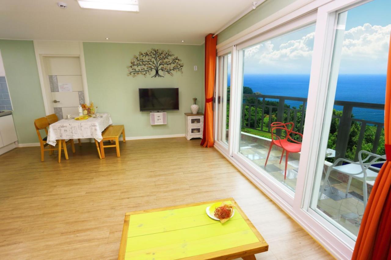 Villa Montmartre à Namhae Extérieur photo