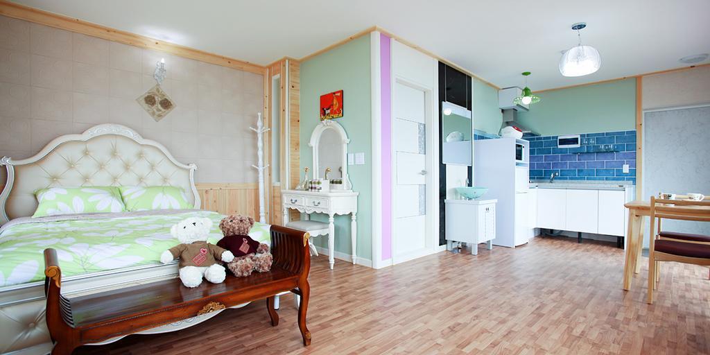 Villa Montmartre à Namhae Extérieur photo