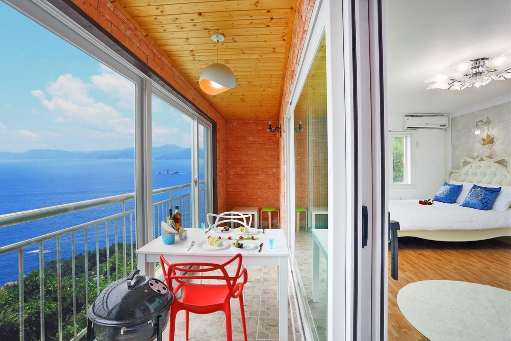 Villa Montmartre à Namhae Extérieur photo