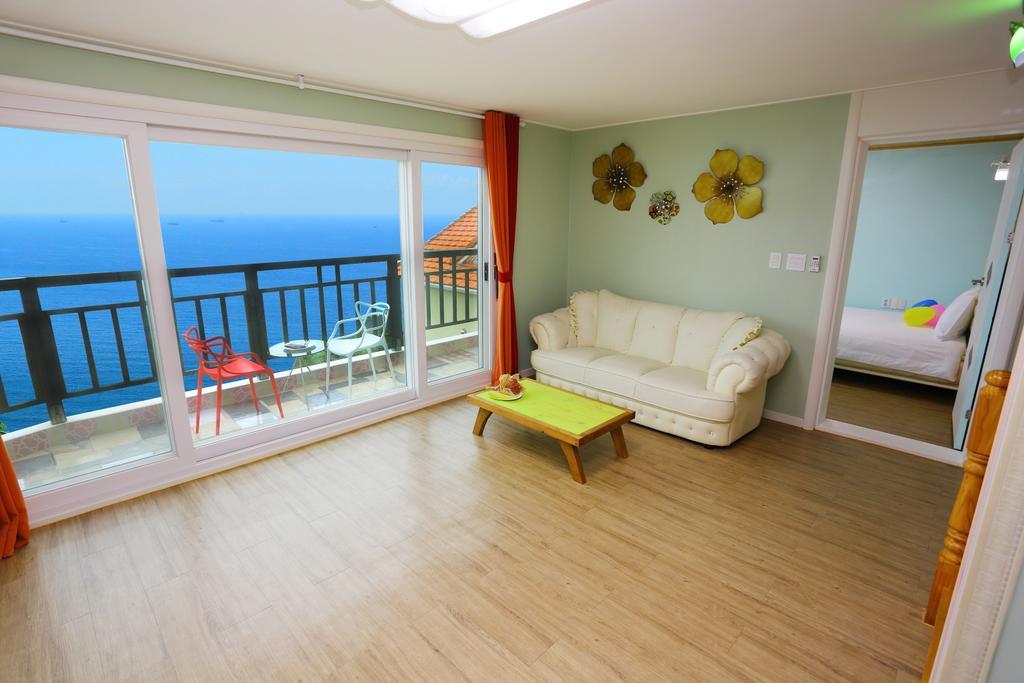 Villa Montmartre à Namhae Extérieur photo