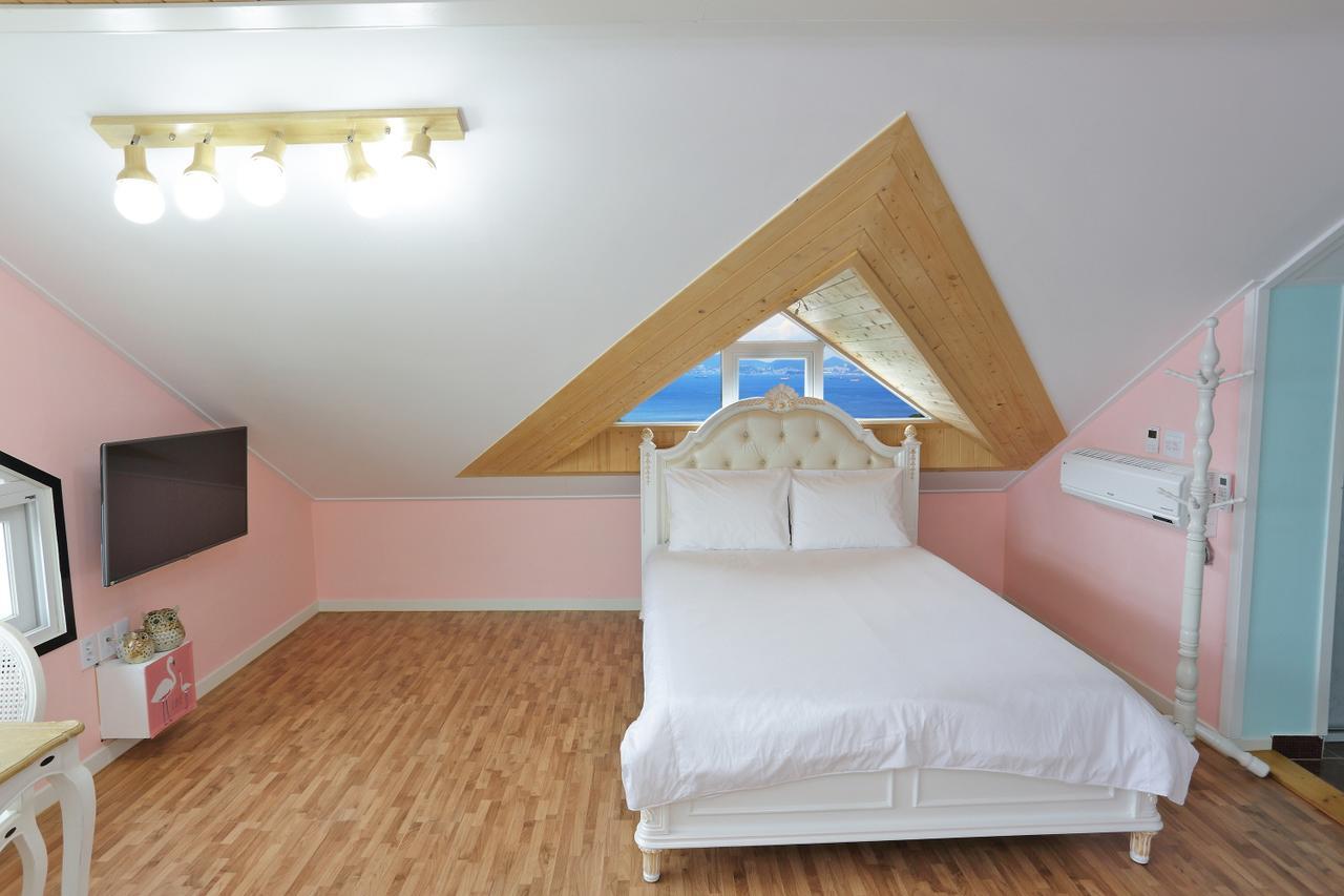 Villa Montmartre à Namhae Extérieur photo